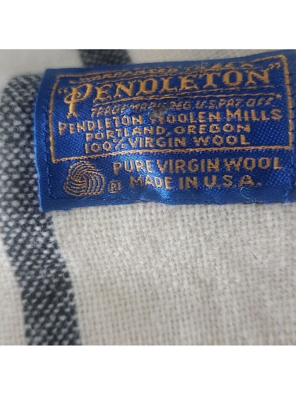 NEW Vintage PENDLETON 68”x 52" Stadium Blanket Throw Fringe Wool Made in USA - Picture 4 of 5